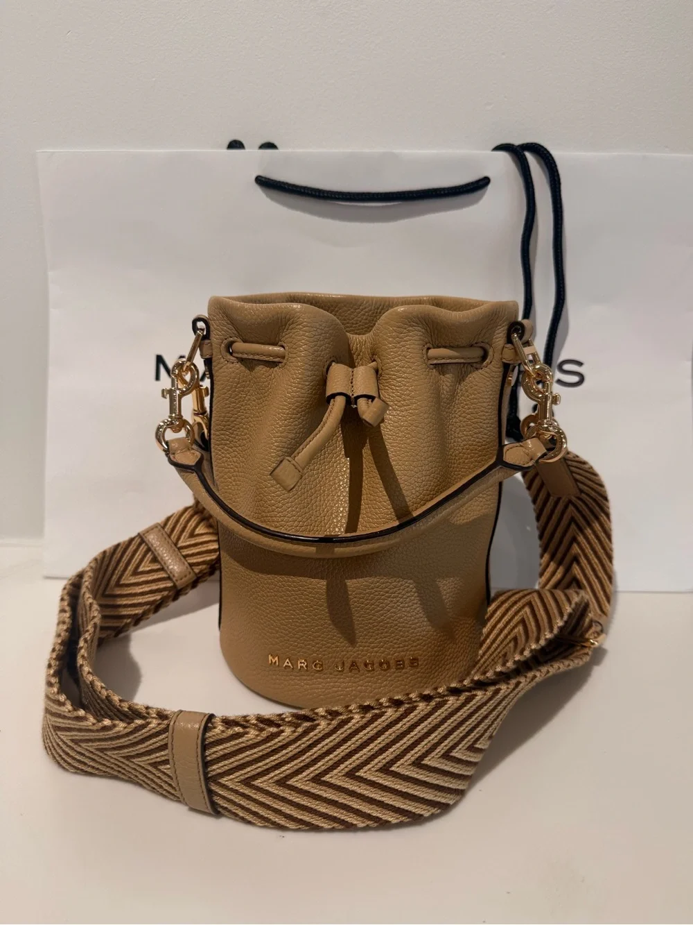 NWT Marc Jacobs groove bucket bag - iced coffee